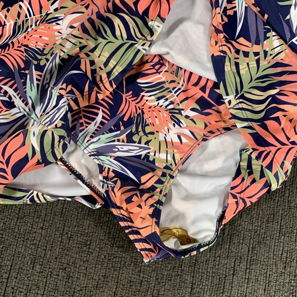 Tropical Leaves One-Piece Swimsuit Size L - Picture 2 of 5